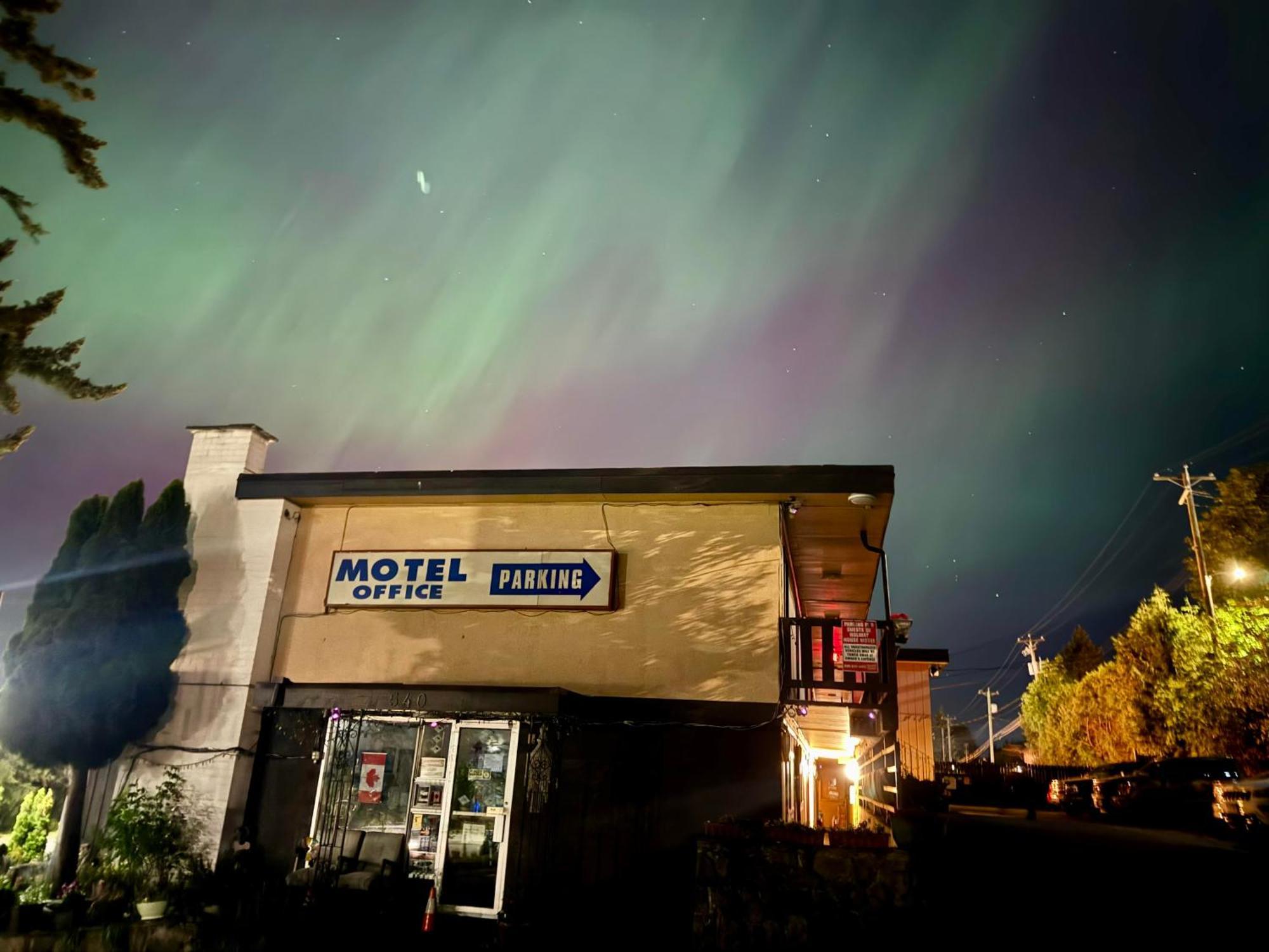 Holiday House Motel เลดีสมิธ ภายนอก รูปภาพ