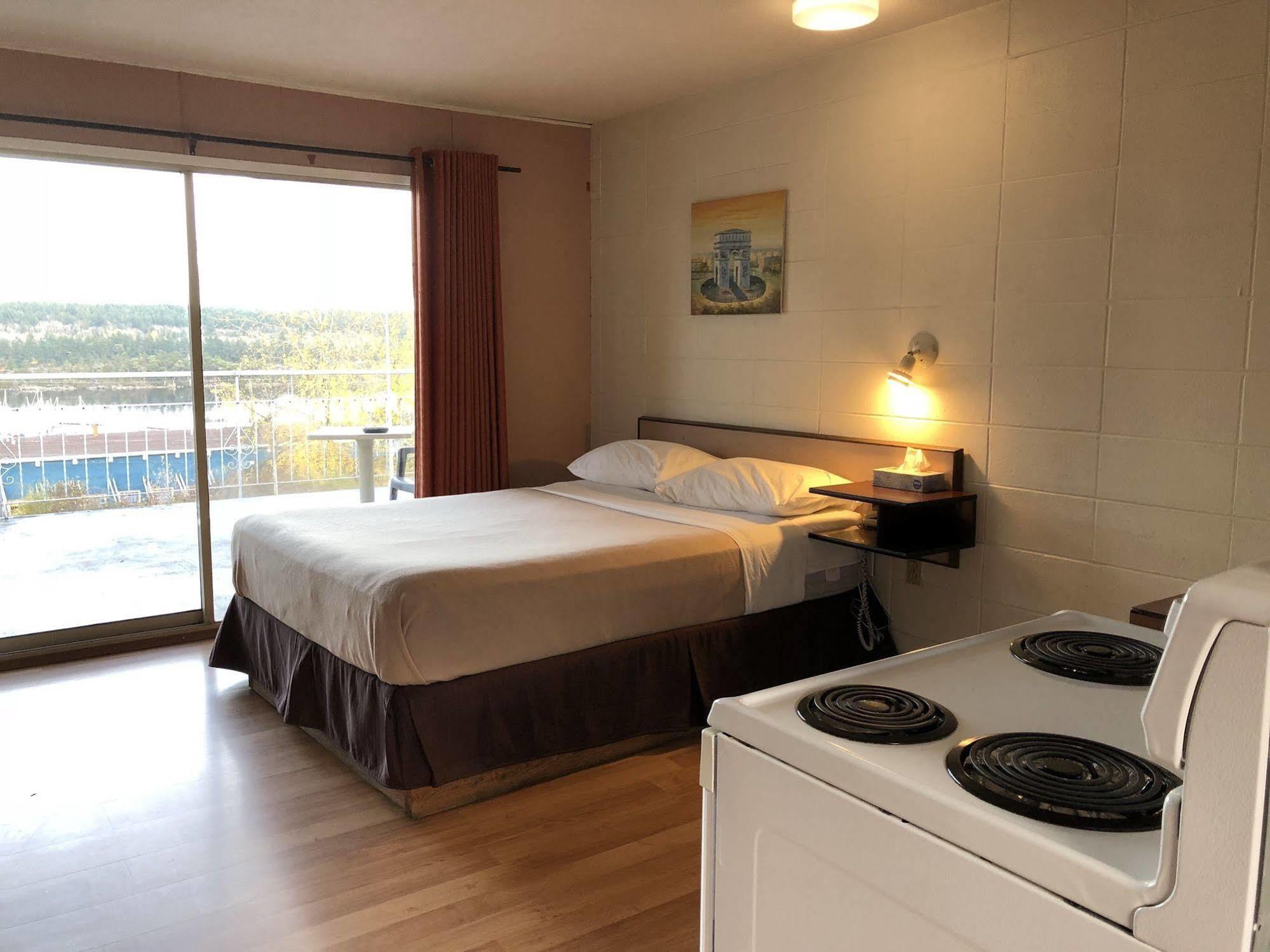 Holiday House Motel เลดีสมิธ ภายนอก รูปภาพ