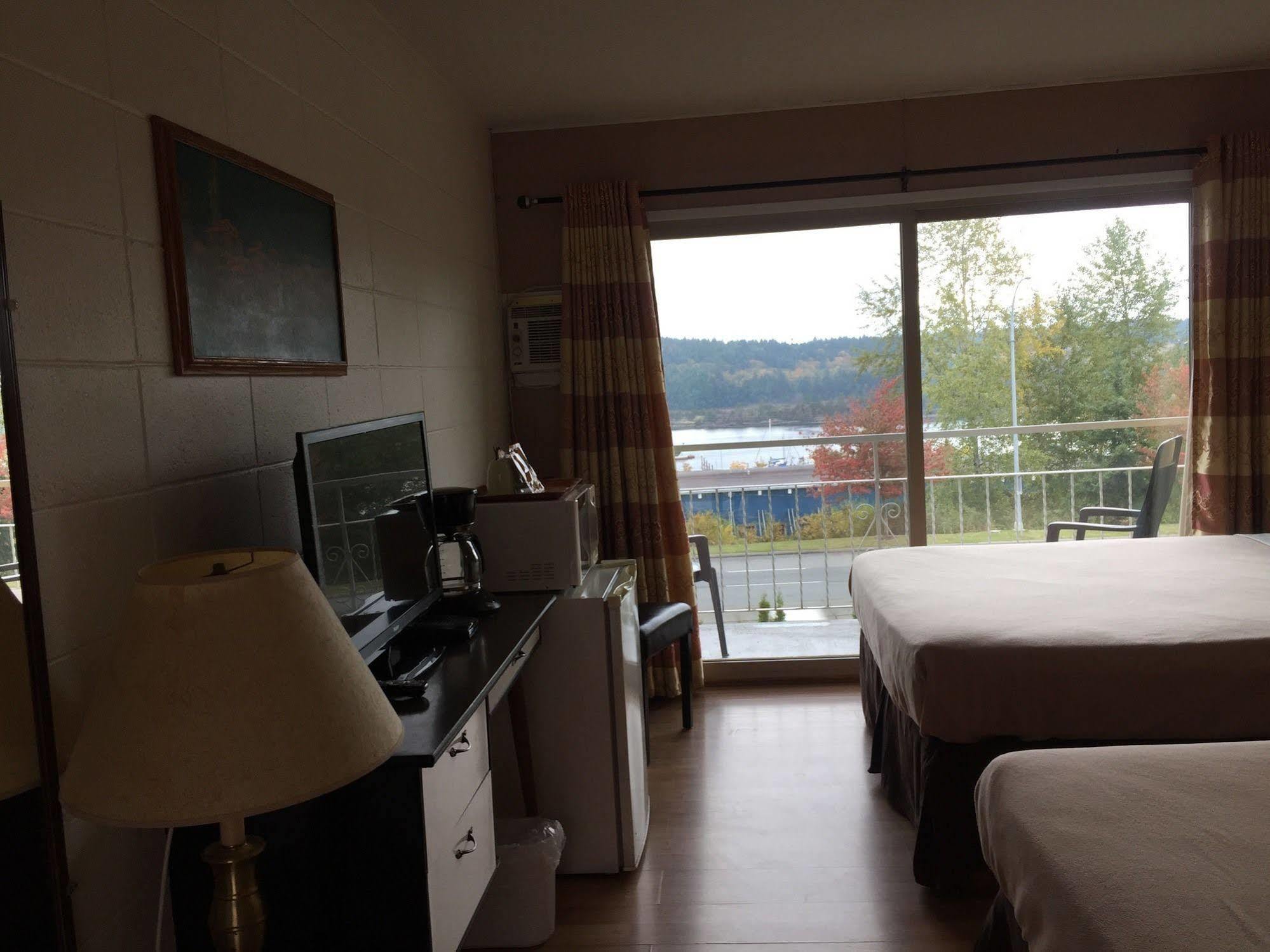 Holiday House Motel เลดีสมิธ ภายนอก รูปภาพ