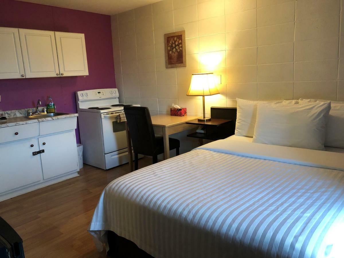 Holiday House Motel เลดีสมิธ ภายนอก รูปภาพ